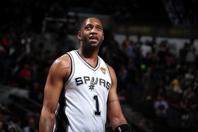 布朗尼夏联首秀9中2得到4分 湖人17号秀12中3