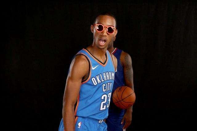 萨林杰35+16贺希宁准绝杀 深圳1分险胜同曦